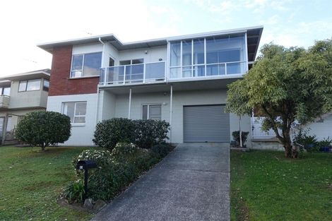 Photo of property in 1/1 Kaihu Street, Northcote, Auckland, 0627