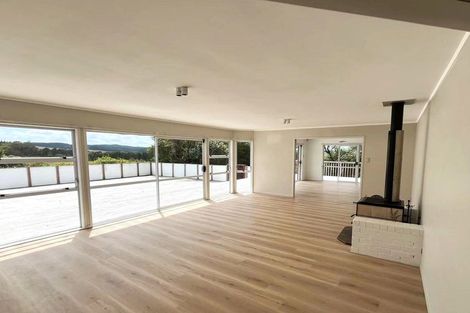 Photo of property in 74 Deacon Road, Riverhead, Kumeu, 0892