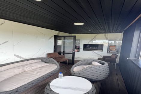 Photo of property in 3 Wyon Way, Flat Bush, Auckland, 2016