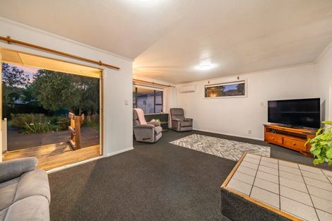 Photo of property in 4 Davis Crescent, Elderslea, Upper Hutt, 5018