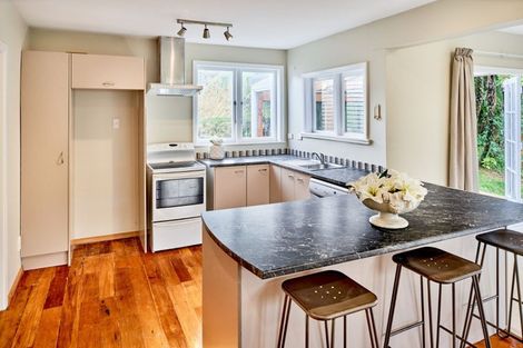 Photo of property in 25 Kiriwai Road, Paremata, Porirua, 5024