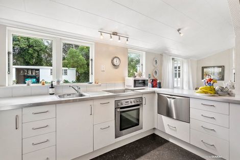 Photo of property in 10 Wallace Street, Featherston, 5710