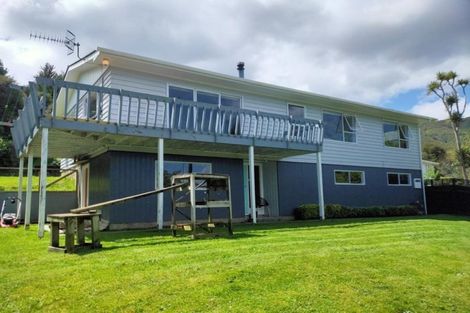 Photo of property in 25 Pencarrow Crescent, Wainuiomata, Lower Hutt, 5014