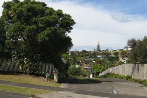 Photo of property in 19a Robin Lane, Browns Bay, Auckland, 0630