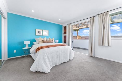 Photo of property in 11f Clearwater Cove, West Harbour, Auckland, 0618