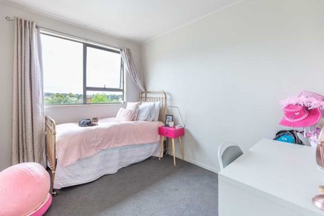 Photo of property in 33 Keegan Drive, Massey, Auckland, 0614