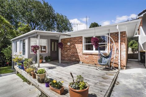 Photo of property in 29a Glenfern Road, Mellons Bay, Auckland, 2014