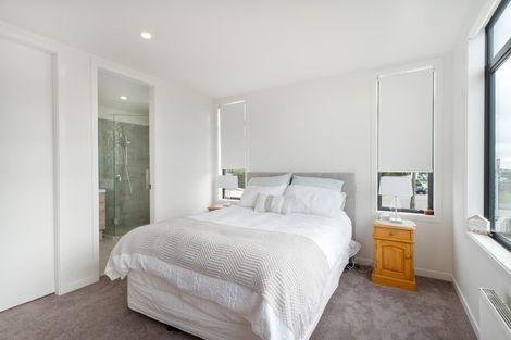 Photo of property in 2 Skysail Lane, Whitby, Porirua, 5024