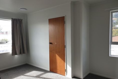 Photo of property in 6d Flock Grove, Fairfield, Lower Hutt, 5011