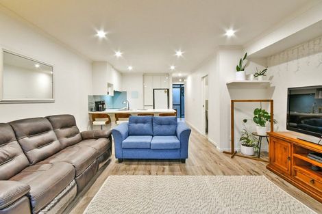 Photo of property in 4/17 Alfriston Road, Manurewa East, Auckland, 2102