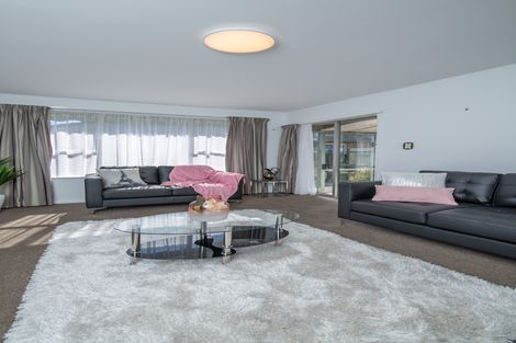 Photo of property in 2/19 Sturrocks Road, Redwood, Christchurch, 8051