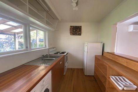 Photo of property in 2/2 Earl Road, Titirangi, Auckland, 0604