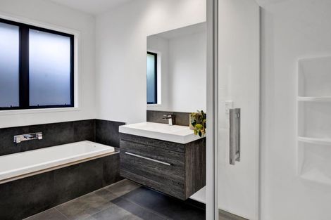 Photo of property in 5 Augusta Grove, Waiwhakaiho, New Plymouth, 4312