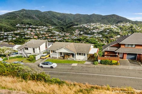 Photo of property in 24b Parklands Drive, Karori, Wellington, 6012