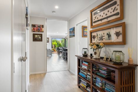 Photo of property in 102 Mark Street, Whangamata, 3620