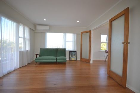 Photo of property in 49 Stewart Drive, Newlands, Wellington, 6037