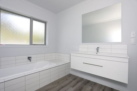 Photo of property in 43 Wilson Street, Bulls, 4818