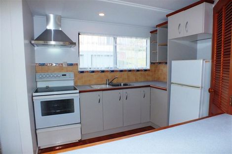 Photo of property in 2/43 Pacific Parade, Army Bay, Whangaparaoa, 0930