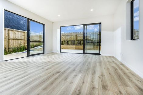 Photo of property in 51 Sunnyheights Road, Orewa, 0931