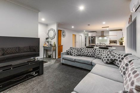 Photo of property in 22 Kapowai Boulevard, Takanini, 2112