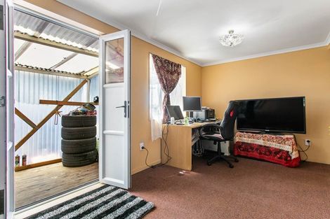Photo of property in 85 Luke Street, Otahuhu, Auckland, 1062