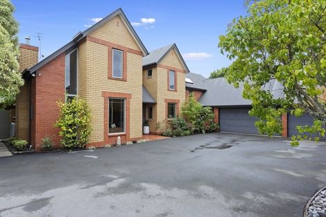 Photo of property in 15a Chilcombe Street, Ilam, Christchurch, 8041