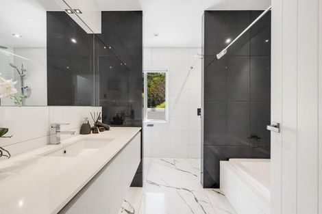 Photo of property in 35a Seaview Avenue, Northcote, Auckland, 0627