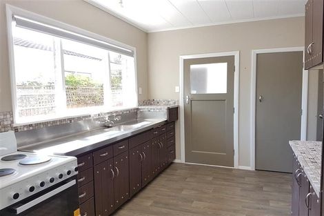 Photo of property in 330 Tremaine Avenue, Takaro, Palmerston North, 4412