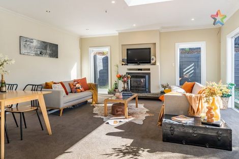 Photo of property in 21 Franklyn Road, Tawa, Wellington, 5028