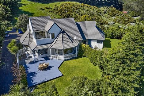 Photo of property in 25 Rangatira Road, Tawa, Wellington, 5028