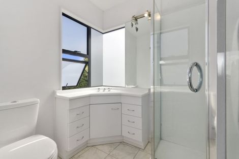Photo of property in 18 Javelin Place, West Harbour, Auckland, 0618