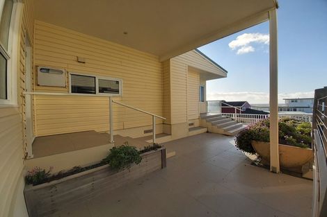 Photo of property in 4 Hamblyn Street, Strandon, New Plymouth, 4312