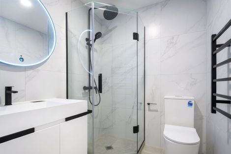 Photo of property in 53d Edmonton Road, Henderson, Auckland, 0612