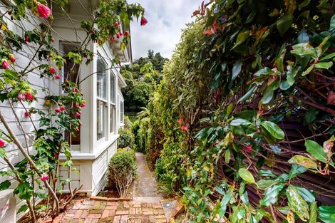 Photo of property in 145 Glenmore Street, Kelburn, Wellington, 6012