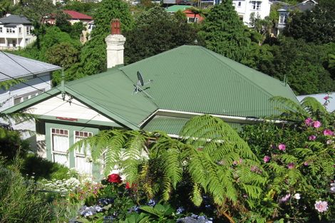 Photo of property in 137 Kelburn Parade, Kelburn, Wellington, 6012