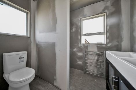 Photo of property in 77 Clemow Road, Fitzroy, New Plymouth, 4312