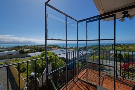 Photo of property in 72 Churchill Street, Kaikoura, 7300