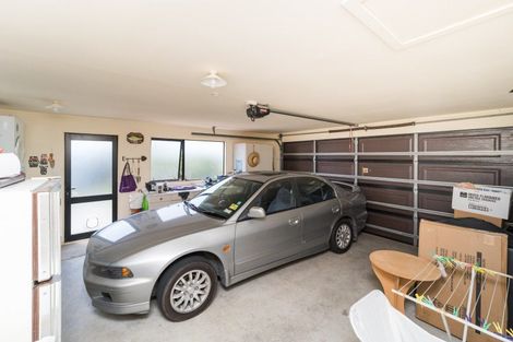 Photo of property in 14 Jordan Way, Kelvin Grove, Palmerston North, 4414