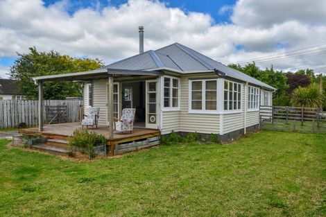 Photo of property in 2 Kent Street, Carterton, 5713