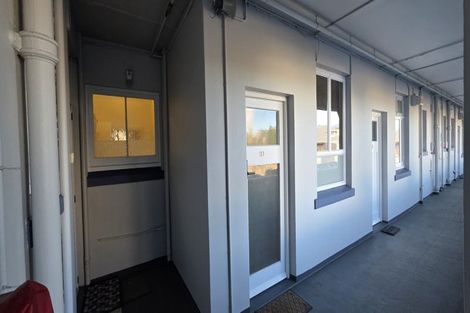 Photo of property in Devonport Apartments, 31/127 Saint Aubyn Street, New Plymouth, 4310