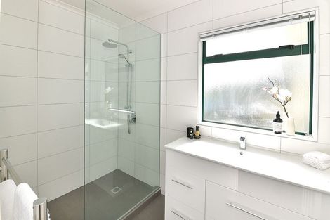 Photo of property in 34 Savoy Road, Orewa, 0931