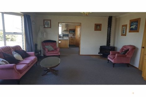 Photo of property in 19 Timaru Road, Waimate, 7924