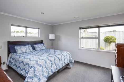 Photo of property in 8 Lorenzo Place, Kelvin Grove, Palmerston North, 4414