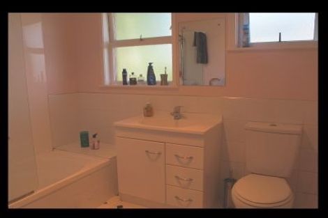 Photo of property in 1/5 Otakau Road, Milford, Auckland, 0620