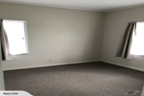 Photo of property in 28 Newington Road, Henderson, Auckland, 0612