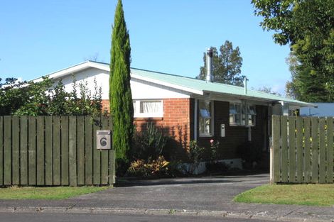 Photo of property in 6 Dolan Place, New Lynn, Auckland, 0600