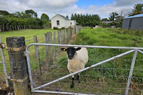 Photo of property in 52 Carthew Street, Okato, 4335