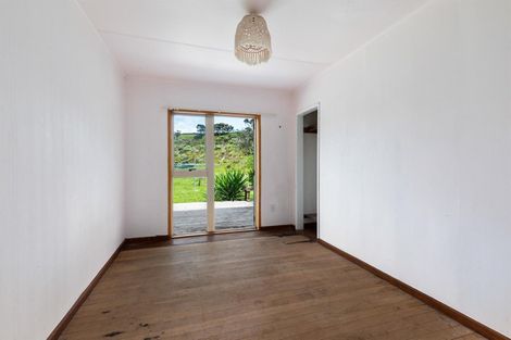 Photo of property in 3265 South Head Road, South Head, Helensville, 0874