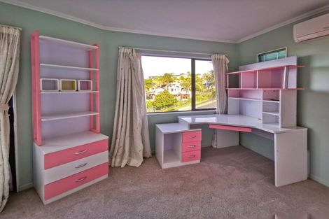 Photo of property in 55 Penguin Drive, Murrays Bay, Auckland, 0630