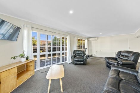 Photo of property in 1/4 Ingle Avenue, Waipahihi, Taupo, 3330